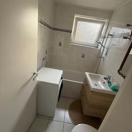 Lejlighed Monteurwohnung Bei Koeln, Duesseldorf Wlan, Parkplatz, Kueche, Tv